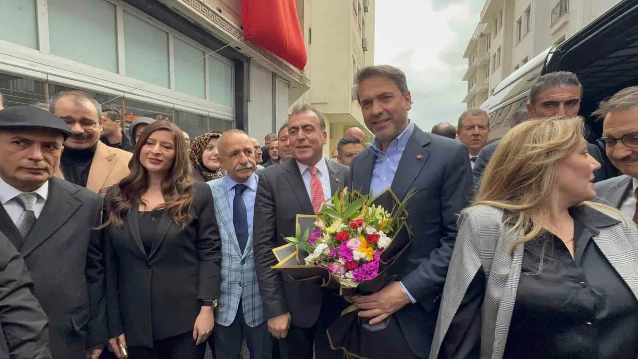 Eskişehir’de Cumhur İttifakı mesaisi: Bakan Bayraktar’dan MHP’ye kritik ziyaret