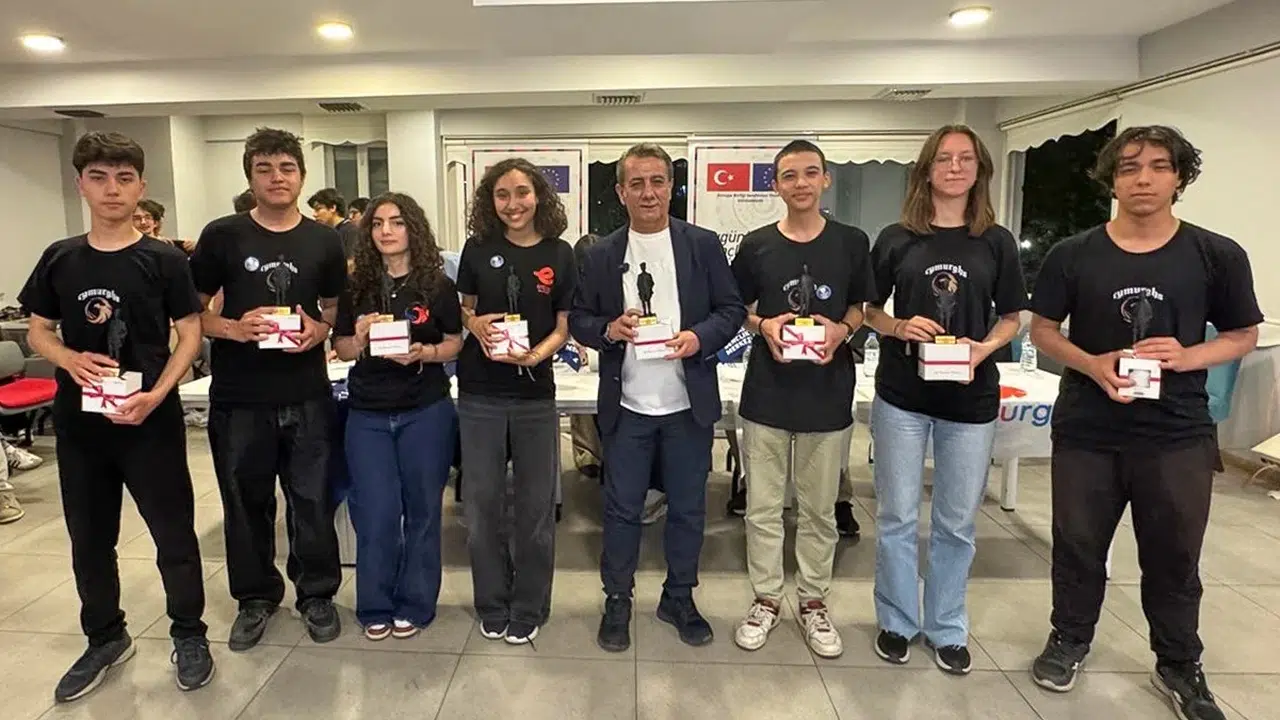 Kodların efendileri Menderes Park’ta buluştu: Geleceğin yazılımcıları Efeler’de sahne aldı