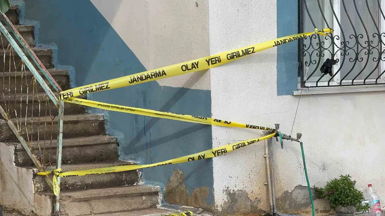 Mersin’de kahreden olay: Polis memurunun iki çocuğu hayatını kaybetti, anne ve baba yoğun bakımda