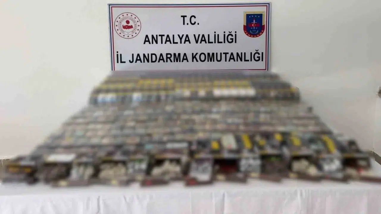 Manavgat'ta kaçak tütün operasyonu: 630 bin liralık vurgun engellendi