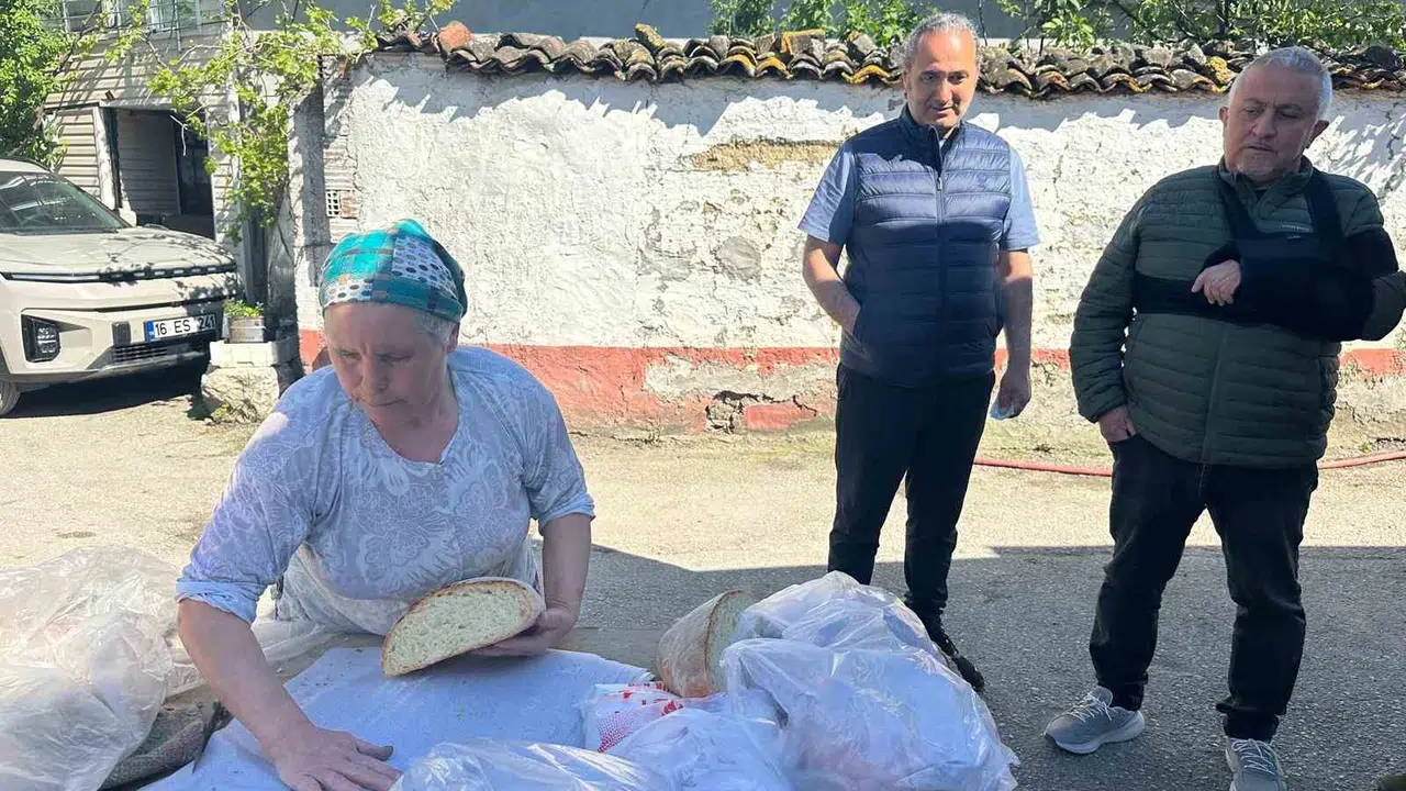 Modern fırınlara inat: Bursa'nın köyünde pişen ekmekler Avrupa'ya kadar ulaşıyor