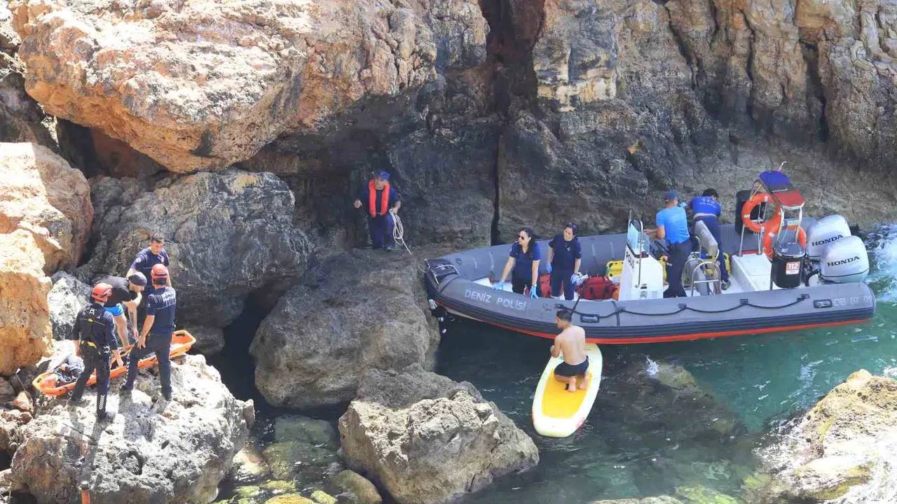 Zıpkınla balık avı kabusa döndü: 35 metrelik falezlerden düşen adam için seferberlik