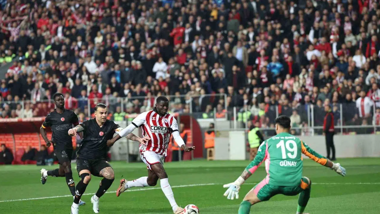 Samsun deplasmanında erken şok: Galatasaray fırtına gibi başladı