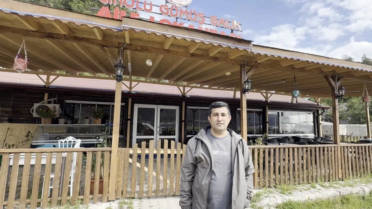 Karadeniz'de şaşırtan manzara: Balıkçı teknesinden ayı avını görüntüledi