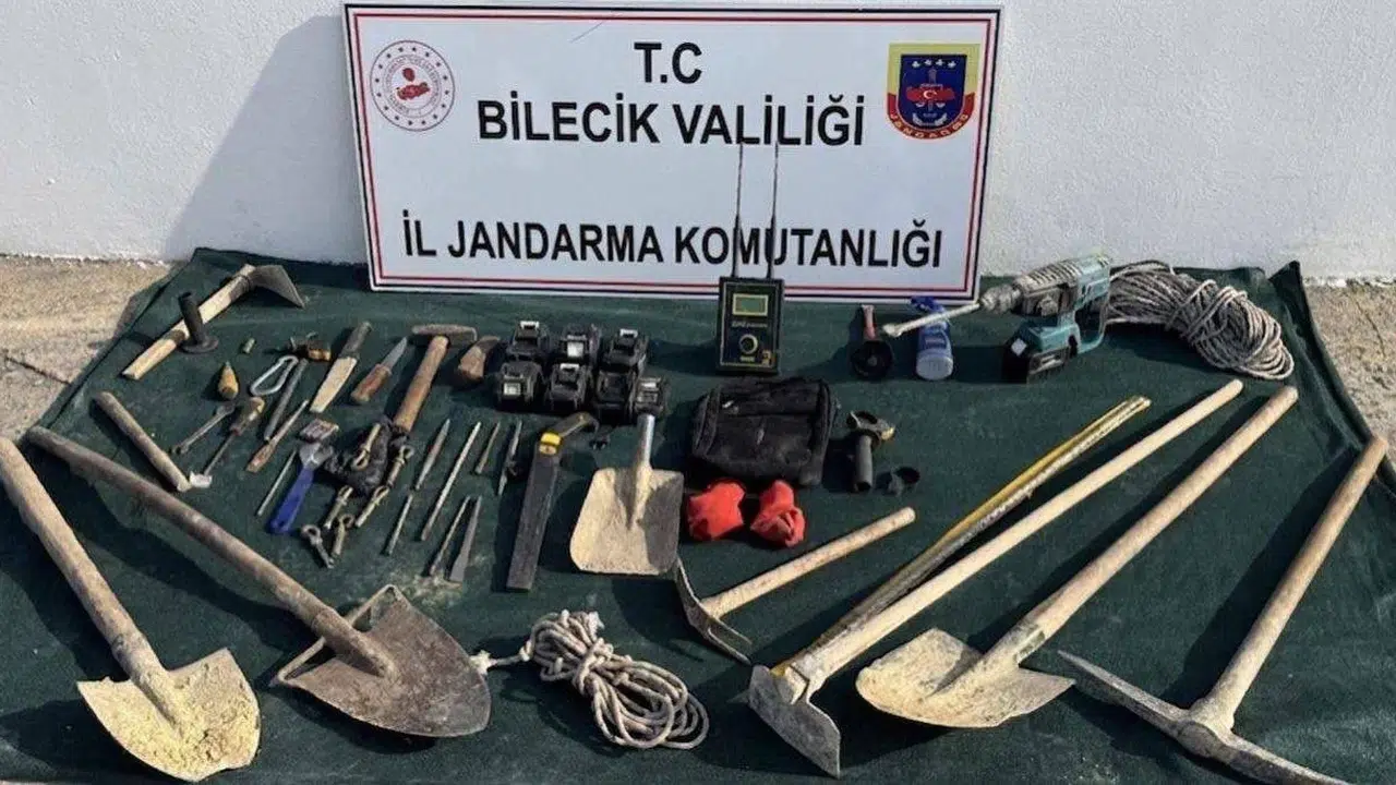 Define hayaliyle sit alanını delik deşik ettiler: Jandarma baskınıyla suçüstü yakalandılar