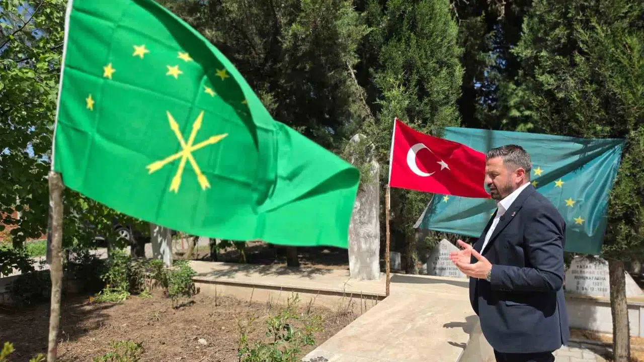 Tarihi direnişin sembol ismiydi: Hacı Girandük Berzeg kabri başında dualarla anıldı