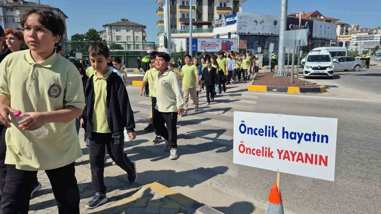 Trafik haftasında sürpriz talep: Miniklerden Vali Arslan’a oyun yasağı teşekkürü