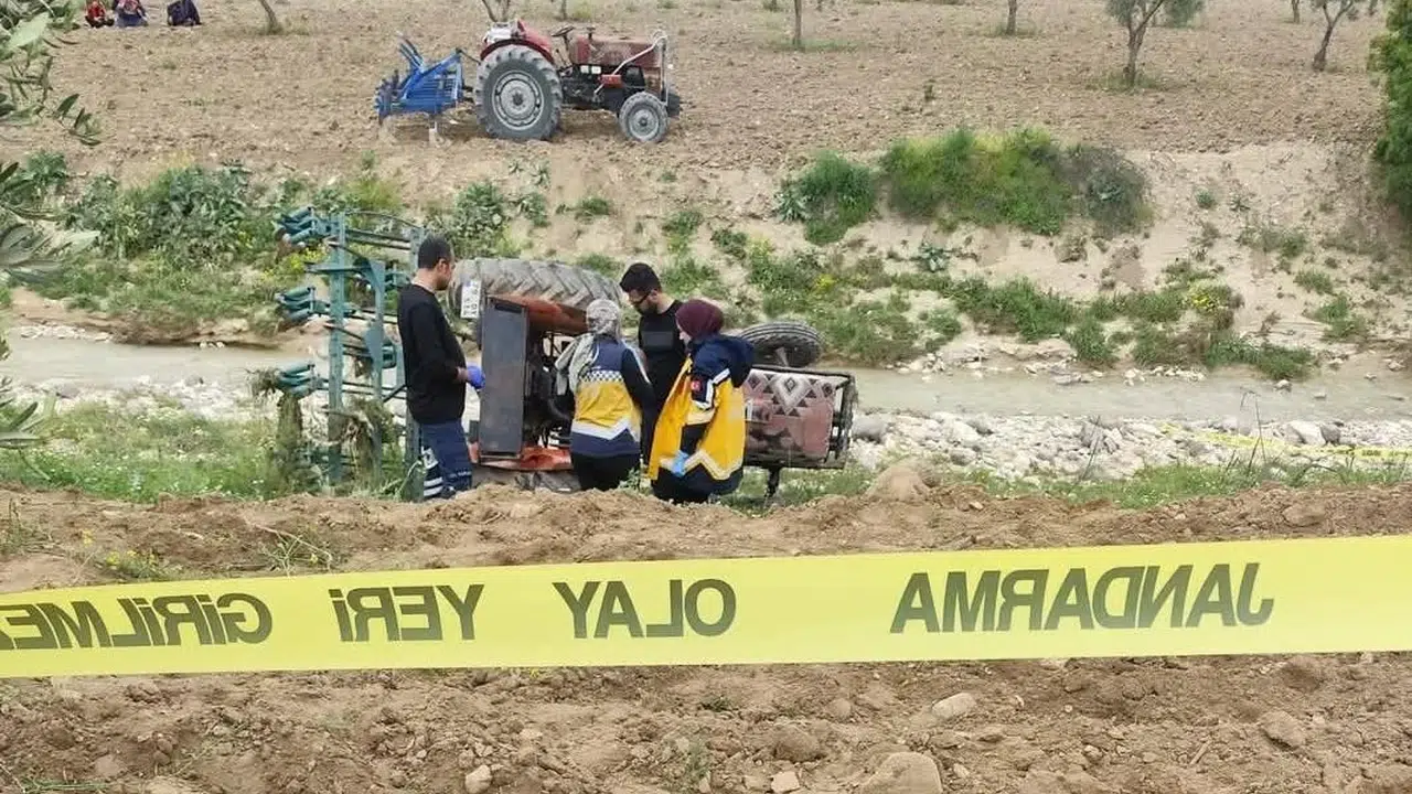 Tarlada acı veda: Traktörün altında kalan çiftçi hayatını kaybetti