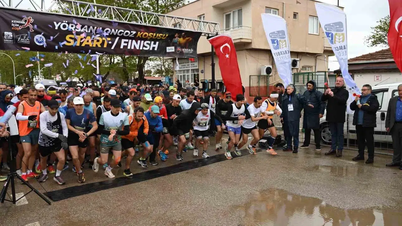 Yağmur çamur dinlemediler: 450 sporcu Longoz’un büyüleyici parkurunda ter döktü