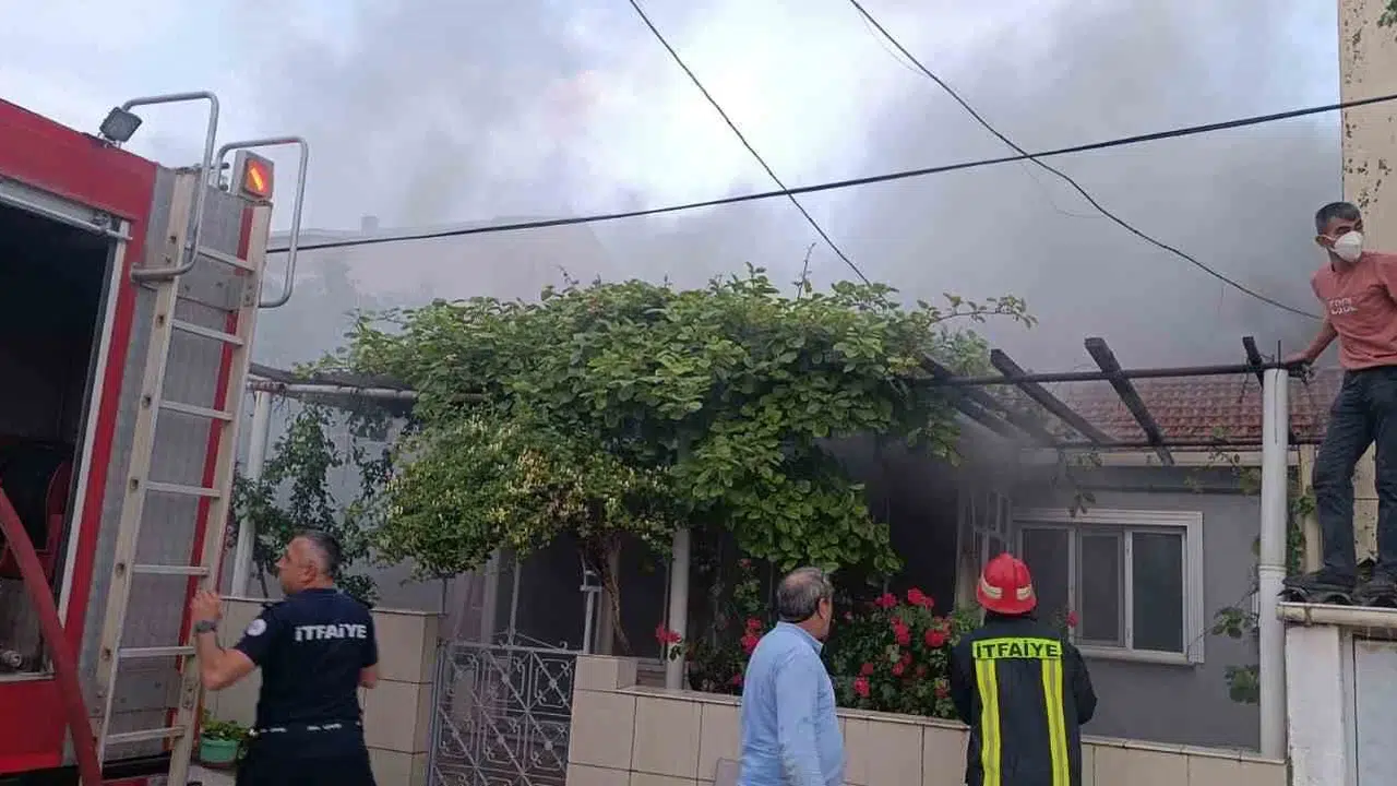 Çan’da akşam saatlerinde korkutan yangın: Ev küle döndü, mahalleli sokağa döküldü