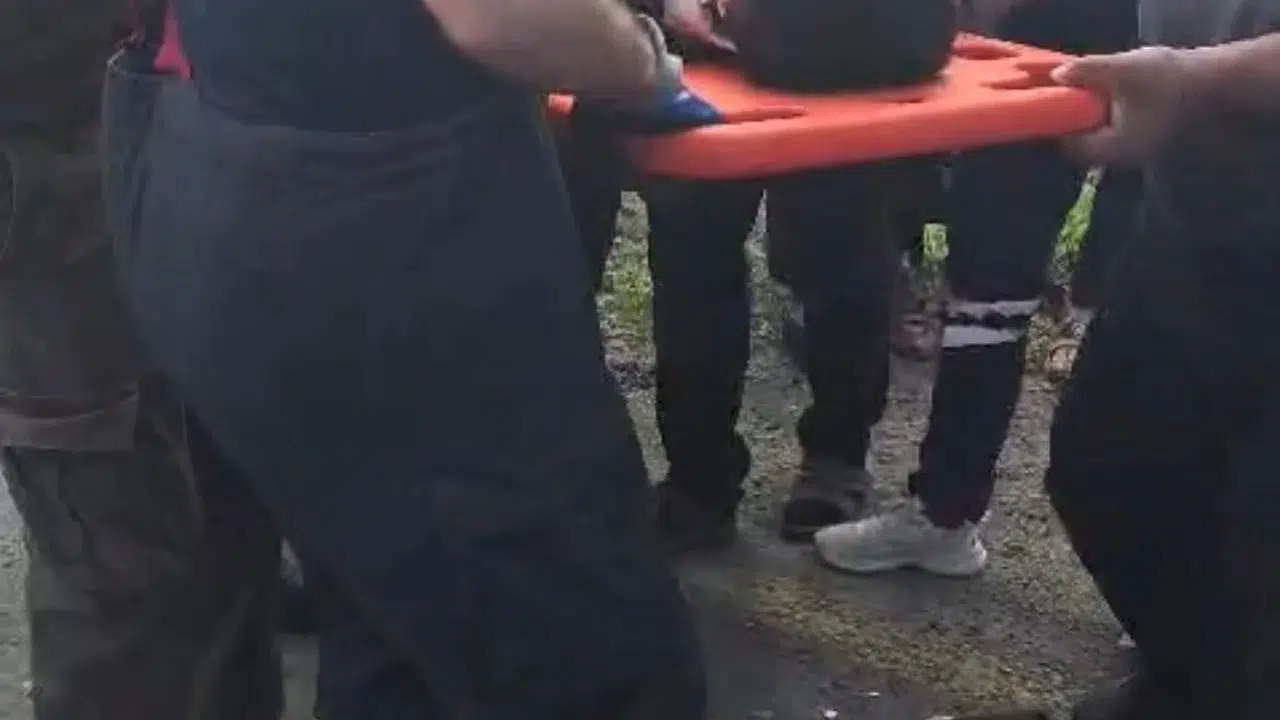 Batman’da dehşet anları: Kamyonetin altında kalan sürücü için zamanla yarışıldı