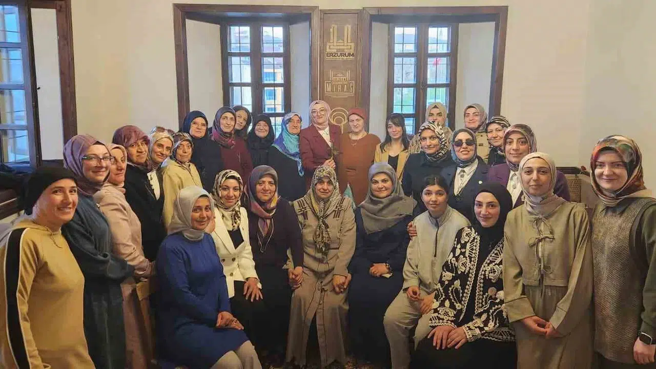 En kıymetli emanetler baş tacı edildi: Şehit anneleri Hüma Hatun’un izinde buluştu