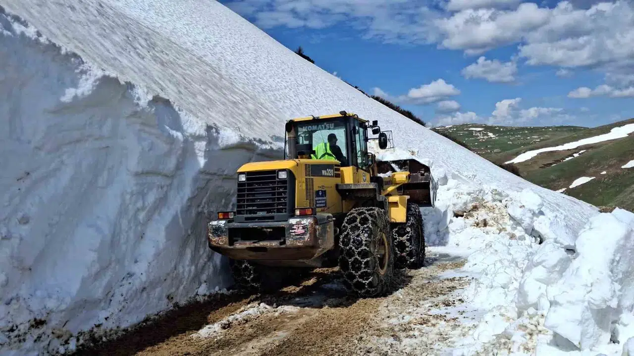 Zirvedeki beyaz örtü kalkıyor: Trabzon’da yayla yolları için seferberlik ilan edildi