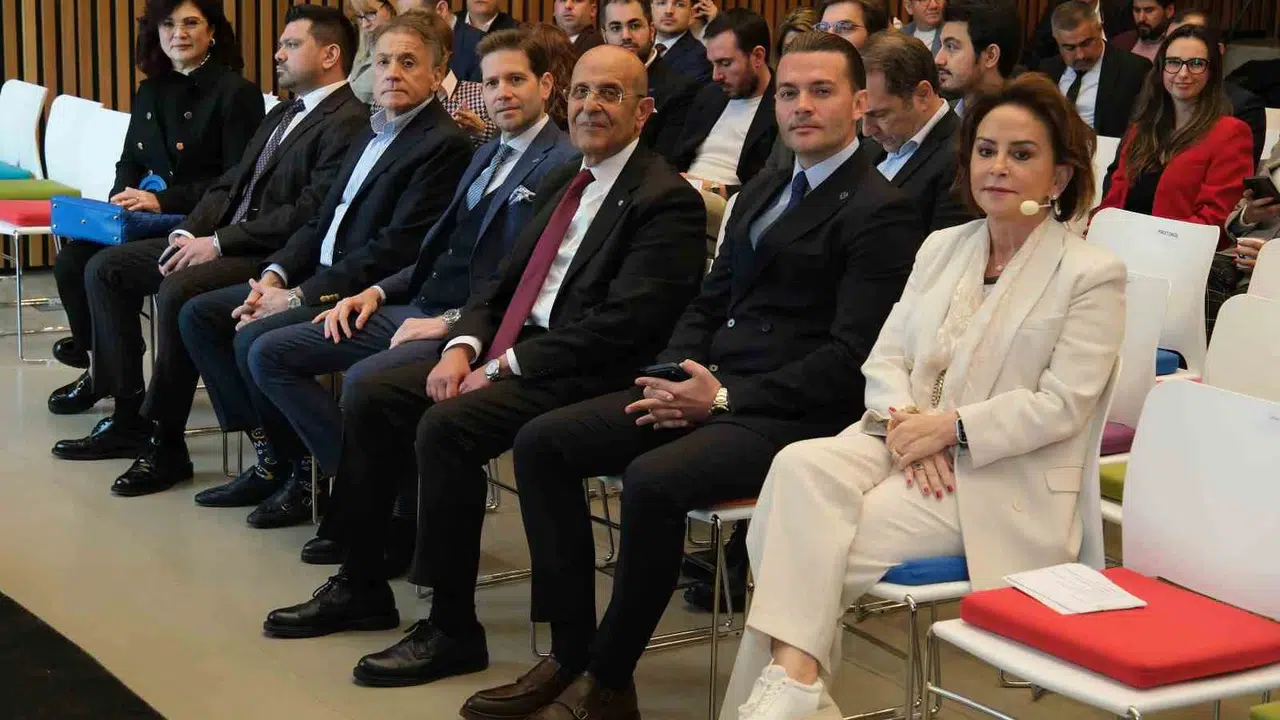 Genç işsizliğine karşı  sosyal yatırım  seferberliği: Emine Sabancı Kamışlı İzmir'de rotayı çizdi