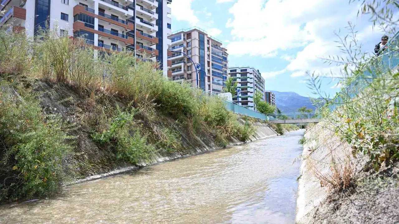 Manisa’da sel kabusuna karşı dev operasyon: 8 kilometrelik hatta hummalı çalışma
