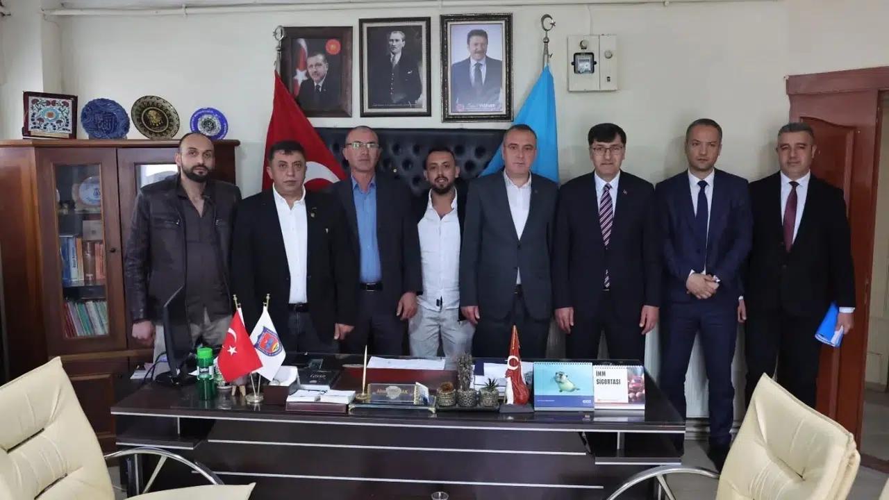 Kütahya’da ulaşım seferberliği: Başkan Kahveci esnafla masaya oturdu