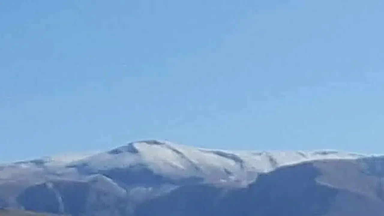 Muğla’da bahar şaşkınlığı: Mayıs ayında zirveye lapa lapa kar yağdı