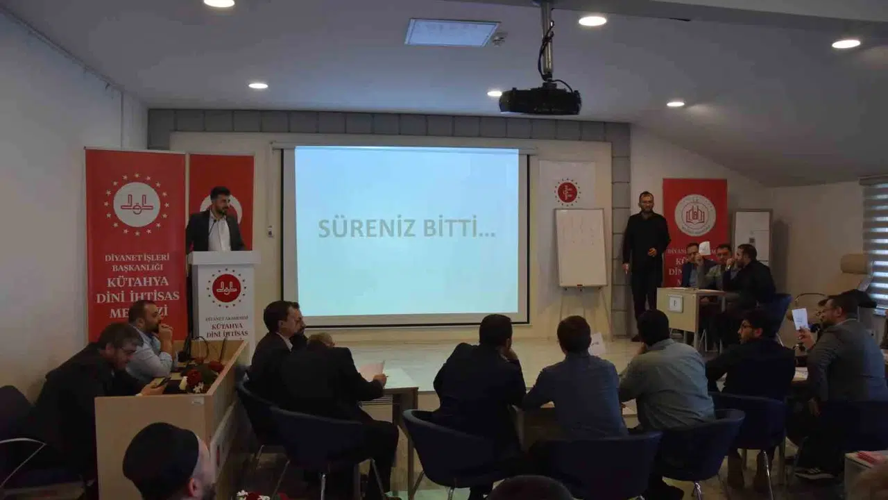 Kütahya’da tatlı rekabet: Din görevlileri kürsüde bilgilerini konuşturdu