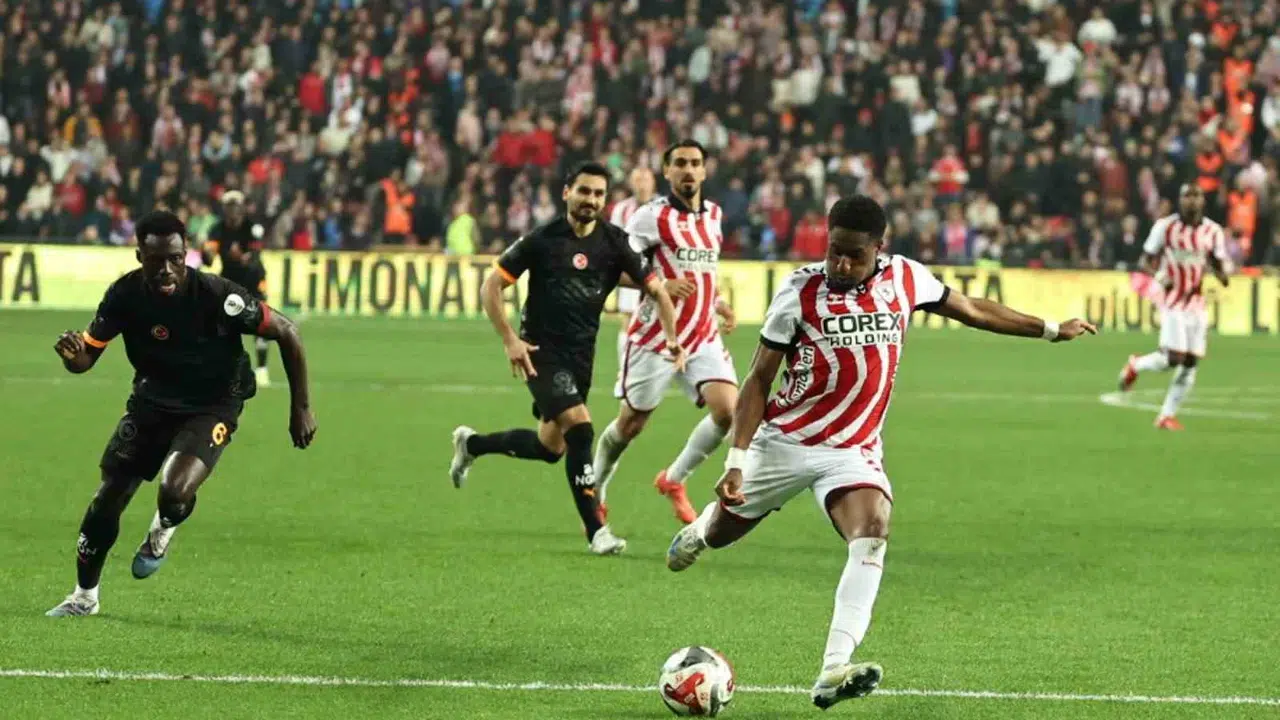 Galatasaray'da Samsun şoku: Okan Buruk döneminin en ağır yenilgisi