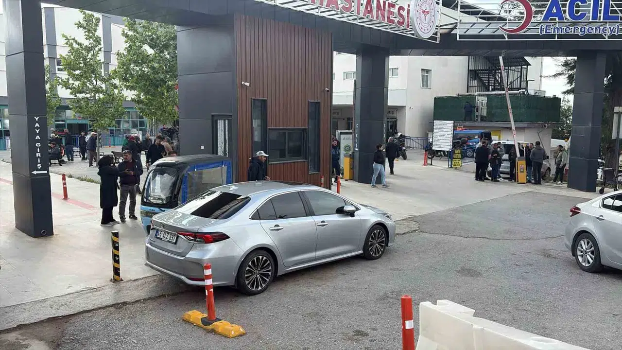 Aliağa’da acı kaza: 29 yaşındaki baba mesai arkadaşları önünde hayata veda etti