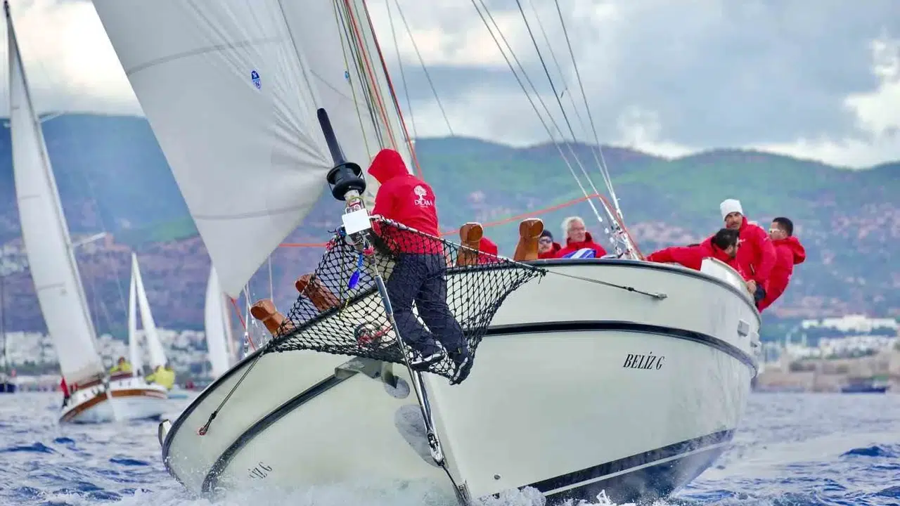 Bodrum’un mavi sularında 10 yıllık gelenek: Tırhandil Cup’ta şampiyonlar kupalarına kavuştu