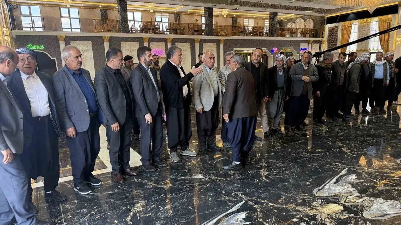 Diyarbakır’da bir buçuk yıllık küslük bitti: İki aile husumeti el sıkışarak noktaladı