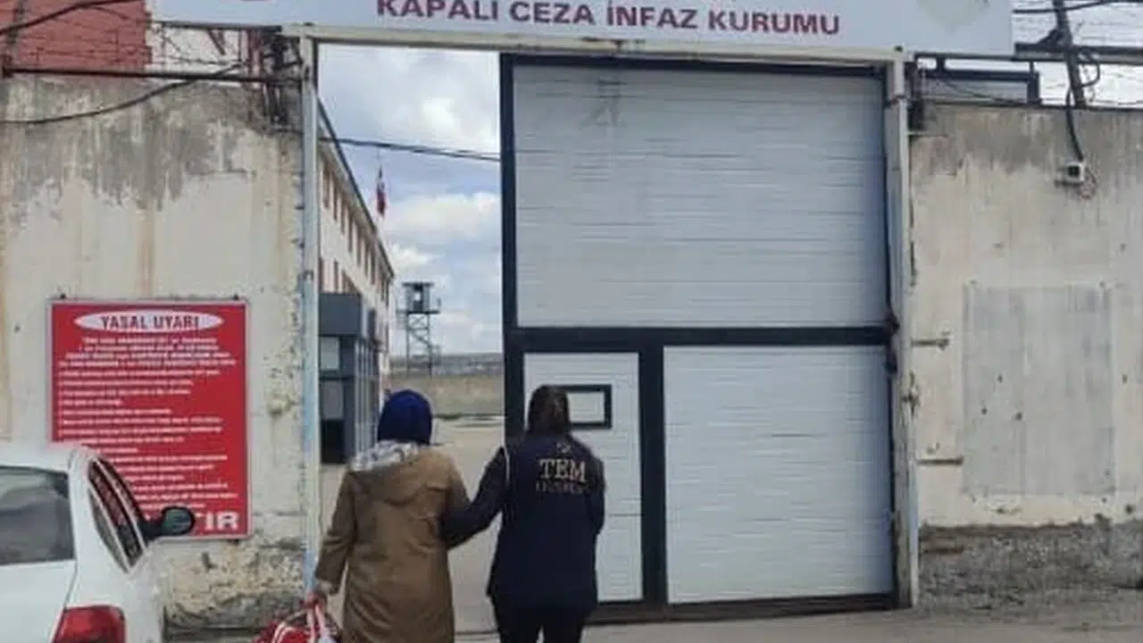 Erzurum’da FETÖ operasyonu: 6 yıl 3 ay hapis cezası olan firariler kıskıvrak yakalandı