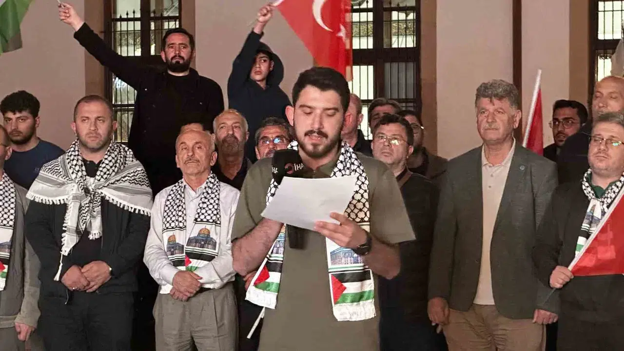 Sakarya’dan Akdeniz’e yükselen öfke: İsrail’in korsanlığına meydanlarda yanıt verdiler