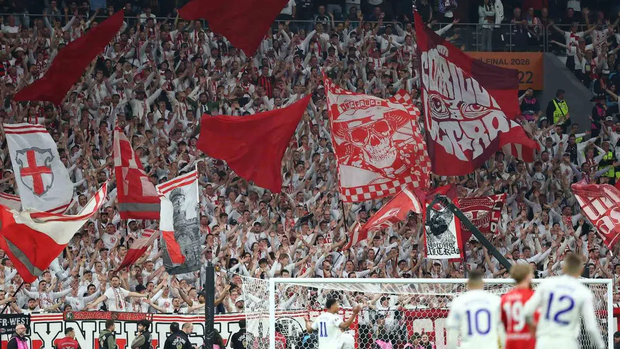 Avrupa'nın zirvesi İstanbul'da: Freiburg ve Aston Villa kupa için sahada