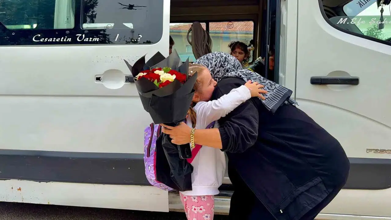 Direksiyonun başında bir anne şefkati: Bolvadin’in örnek şoförü Huri Şahin