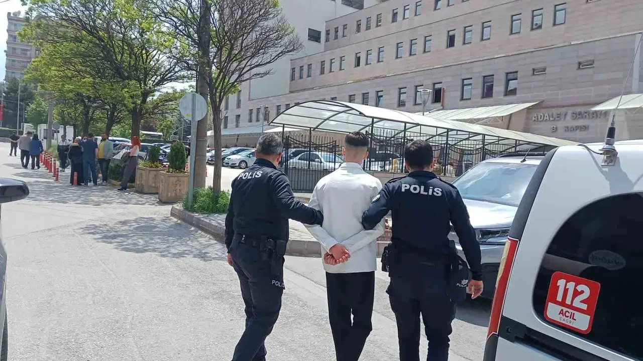 Düğün sevincini dehşete çevirdi: Konvoyda pompalı tüfekle dehşet saçan şahıs adliyede