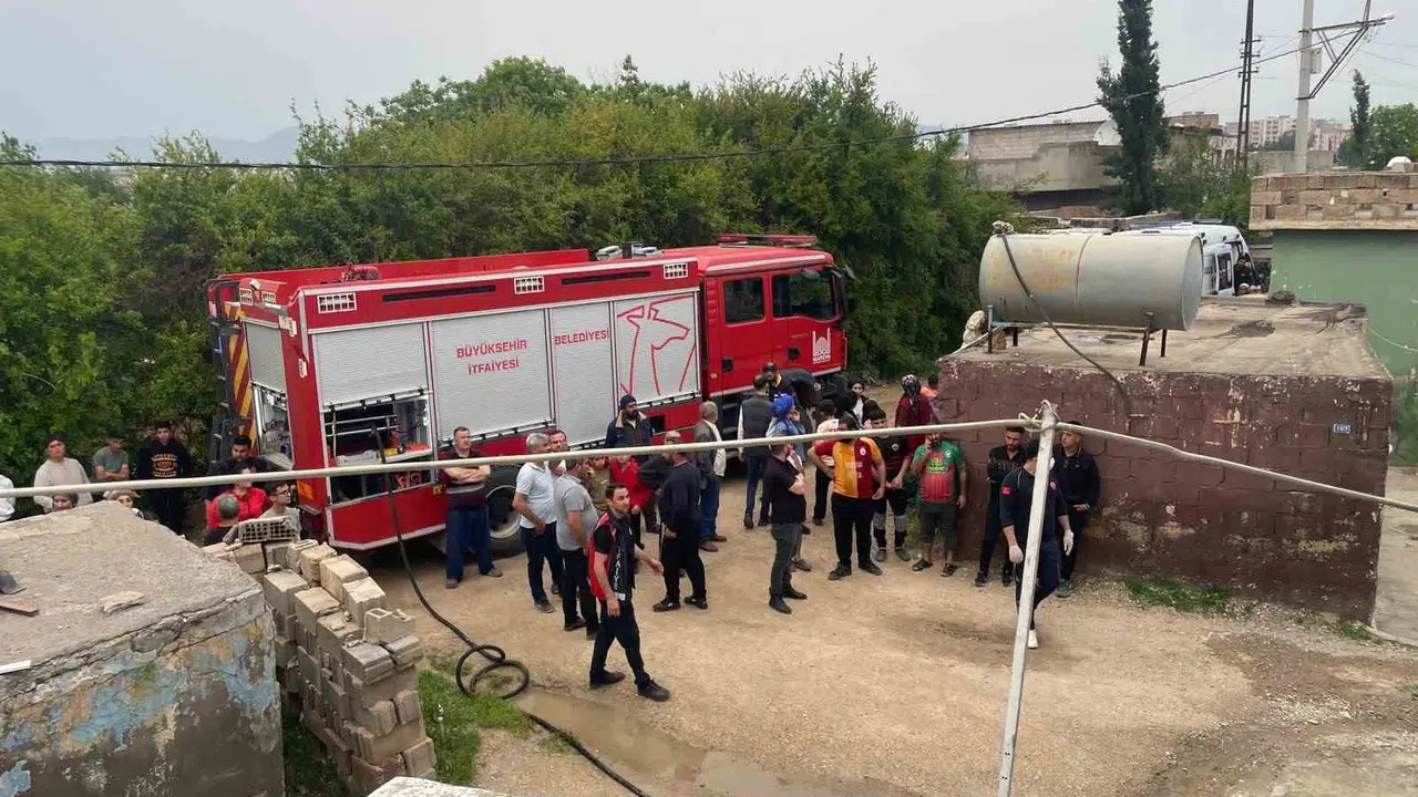 Kızıltepe’de korku dolu anlar: Müstakil ev alevlere teslim oldu