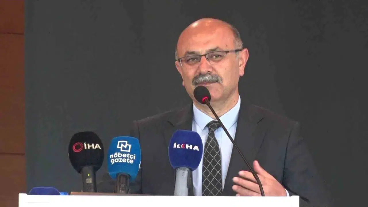 Bursa’da  Aile Kuşatması na Karşı Kritik Zirve: Fabrika Ayarlarımıza Dönmeliyiz