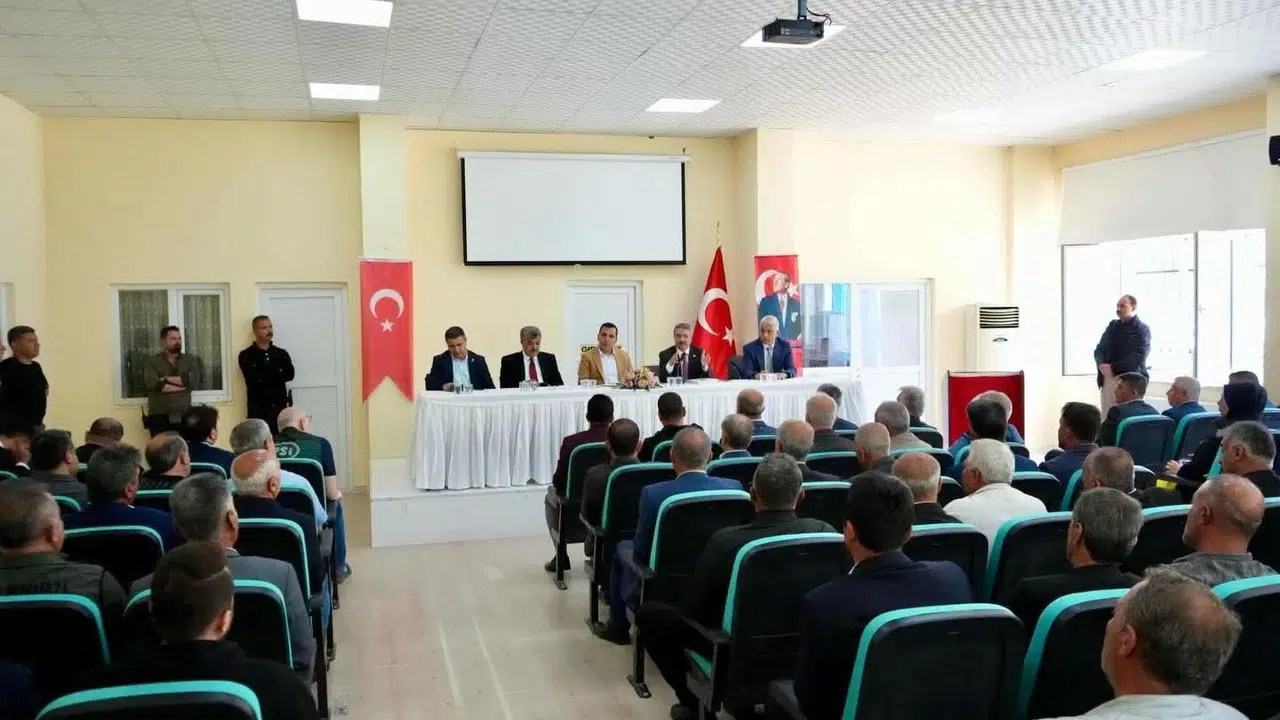 Gölbaşı’nda çözüm mesaisi: Milletvekili Alkayış vatandaşın taleplerini bizzat not aldı