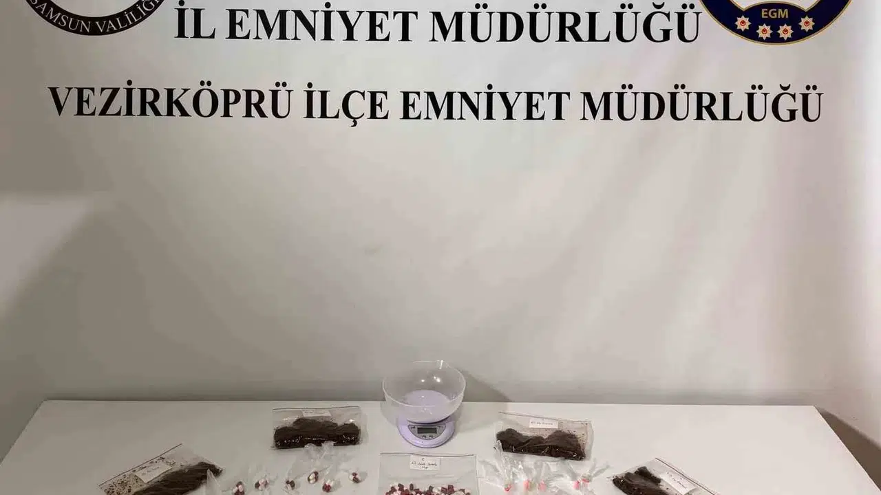 Samsun’da zehir tacirlerine geçit yok: Evinden adeta uyuşturucu deposu çıktı