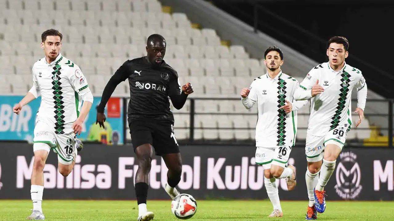 Manisa’da gol şov: Sakaryaspor sahadan silindi