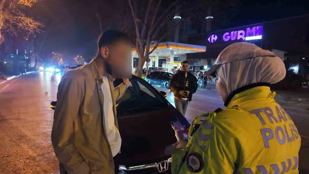Bağdat Caddesi’nde tehlikeli yolculuk:  Üzerine çıkalım diye yapmışlar