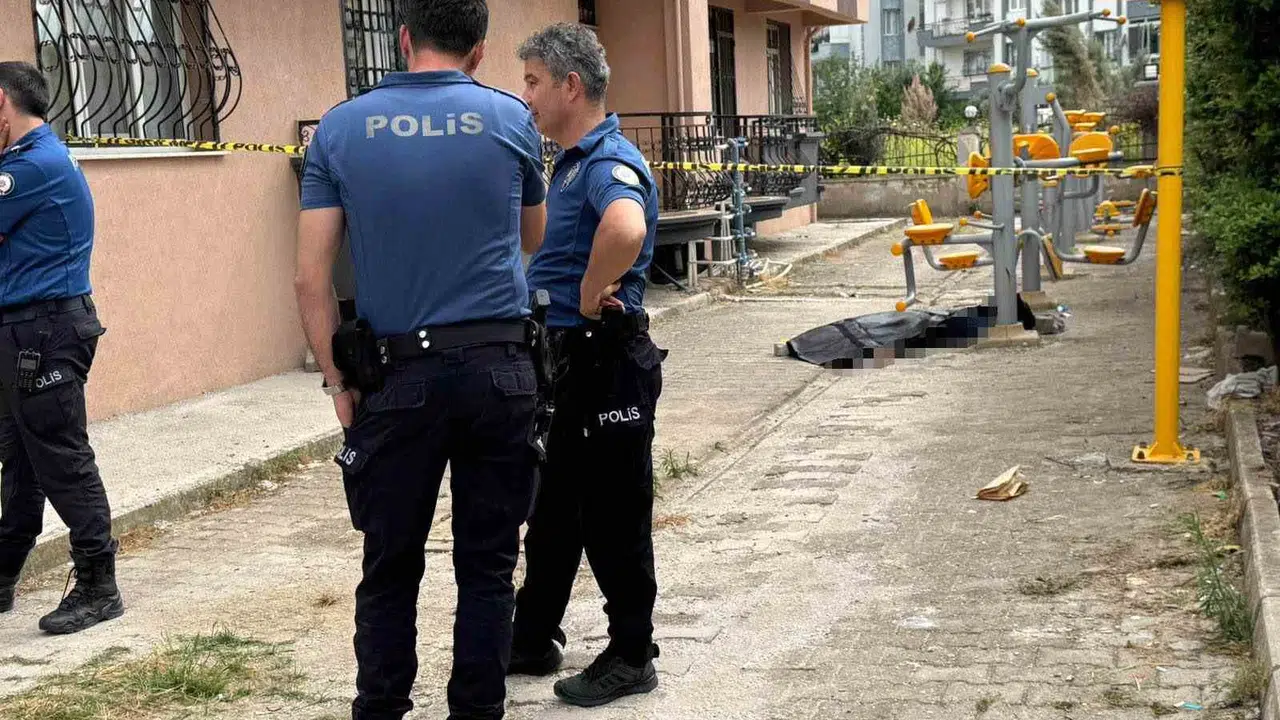 Torbalı’da acı son: Temizlik yaparken 4. kattan düşen 70 yaşındaki adam kurtarılamadı