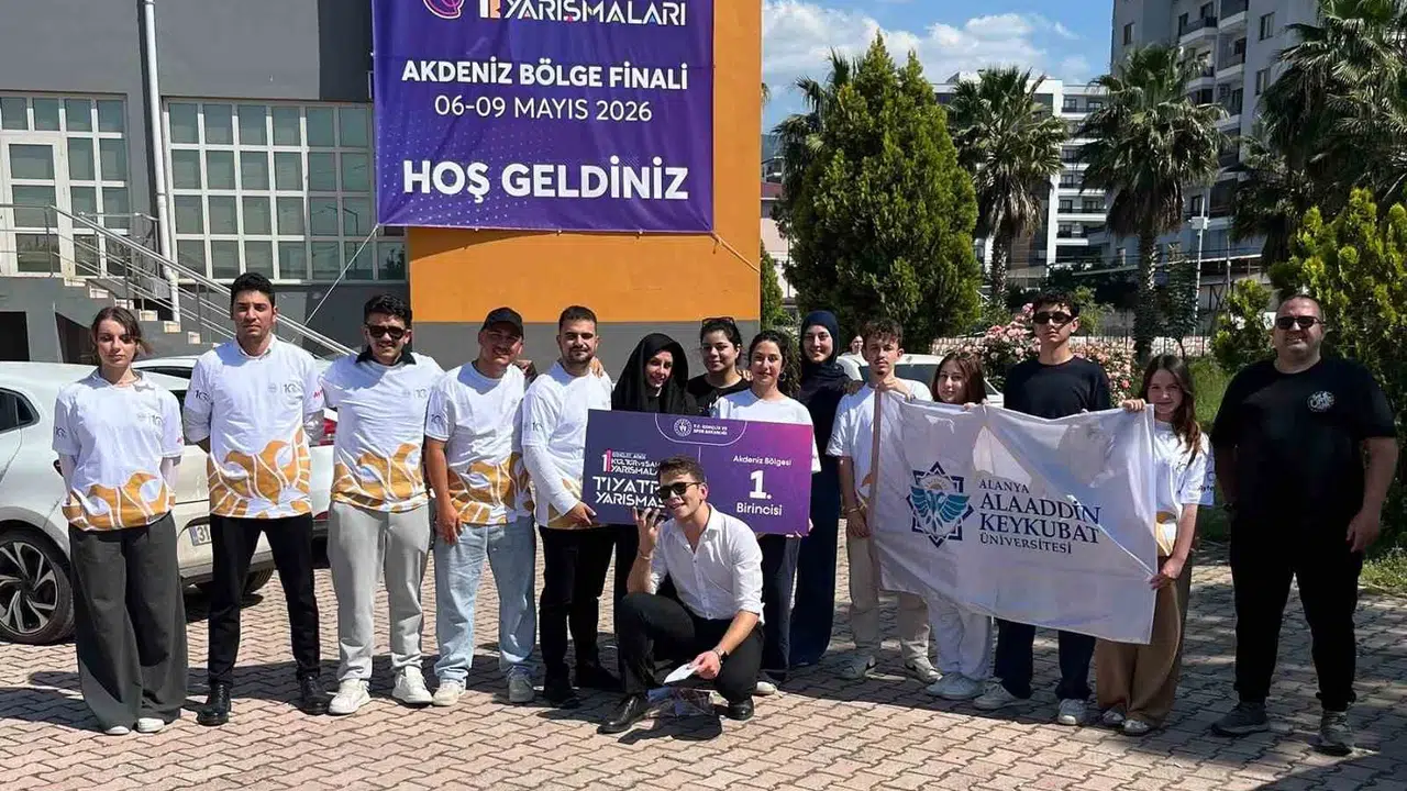 Sahne tozunu yuttular, bölgeyi fethettiler: ALKÜ’lü gençlerin başarısı Türkiye finaline göz kırpıyor