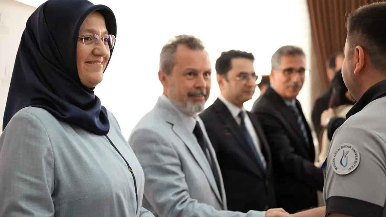 Manisa CBÜ’de bayram coşkusu: Rektör Kibar’dan birlik ve beraberlik mesajı