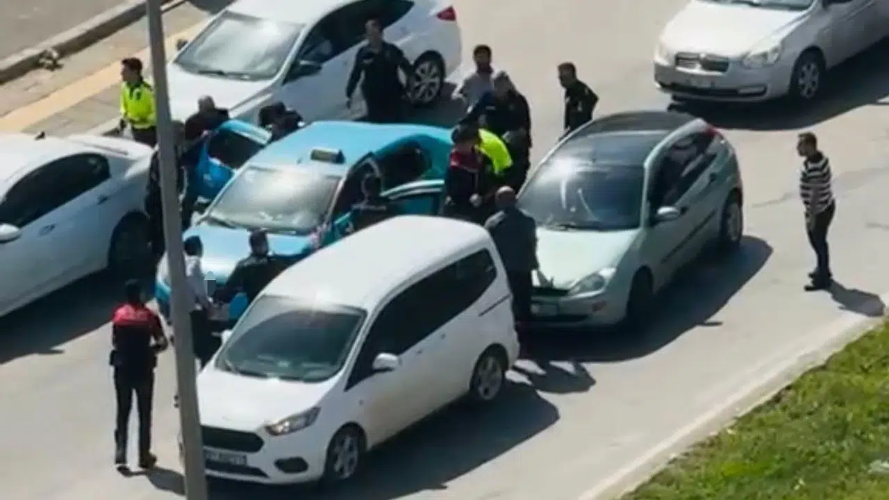Gaziantep'te dehşet anları: Taksiciyi rehin alıp polise kurşun yağdırdılar