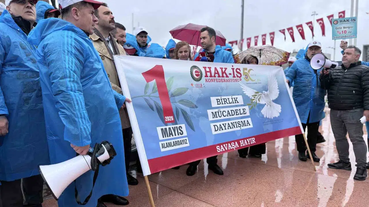 Taksim’de 1 Mayıs mesajı: HAK-İŞ hem Kazancı Yokuşu’nu andı hem de 81 ilde meydanlara indi