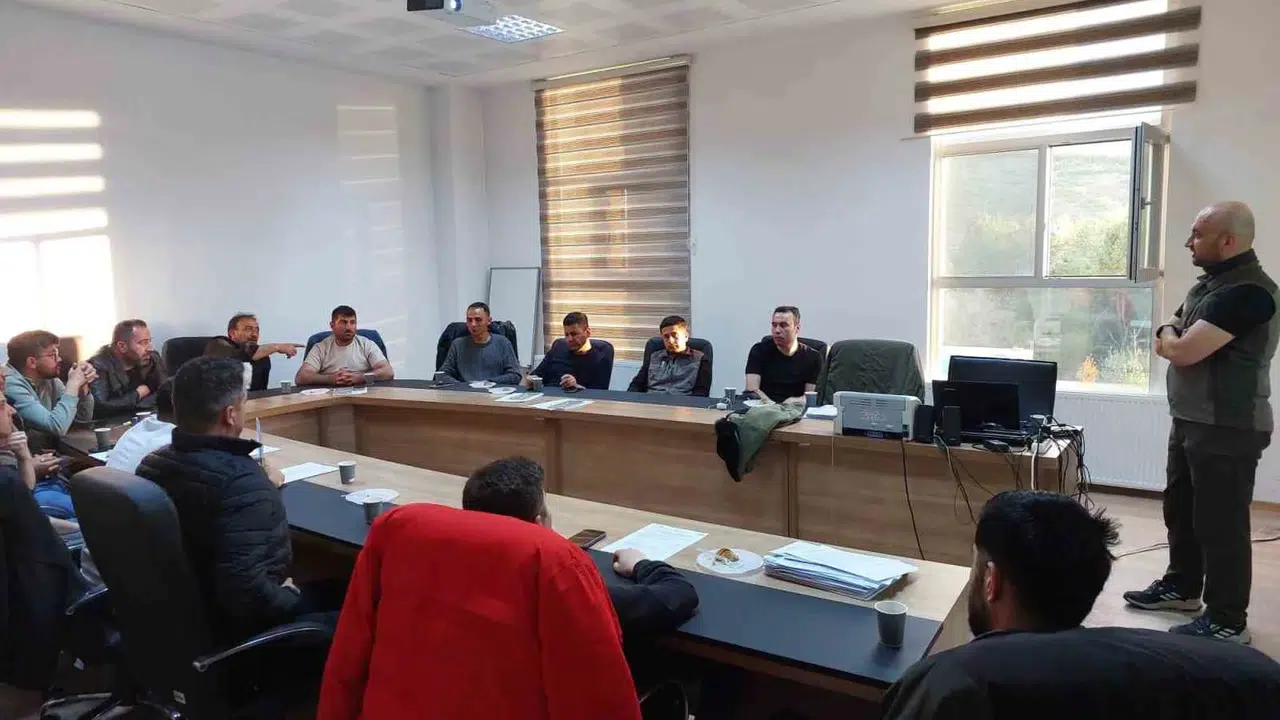 Doğanın dengesini korumak için kolları sıvadılar: Bayburt’ta 15 yeni avcı sertifikasına kavuştu