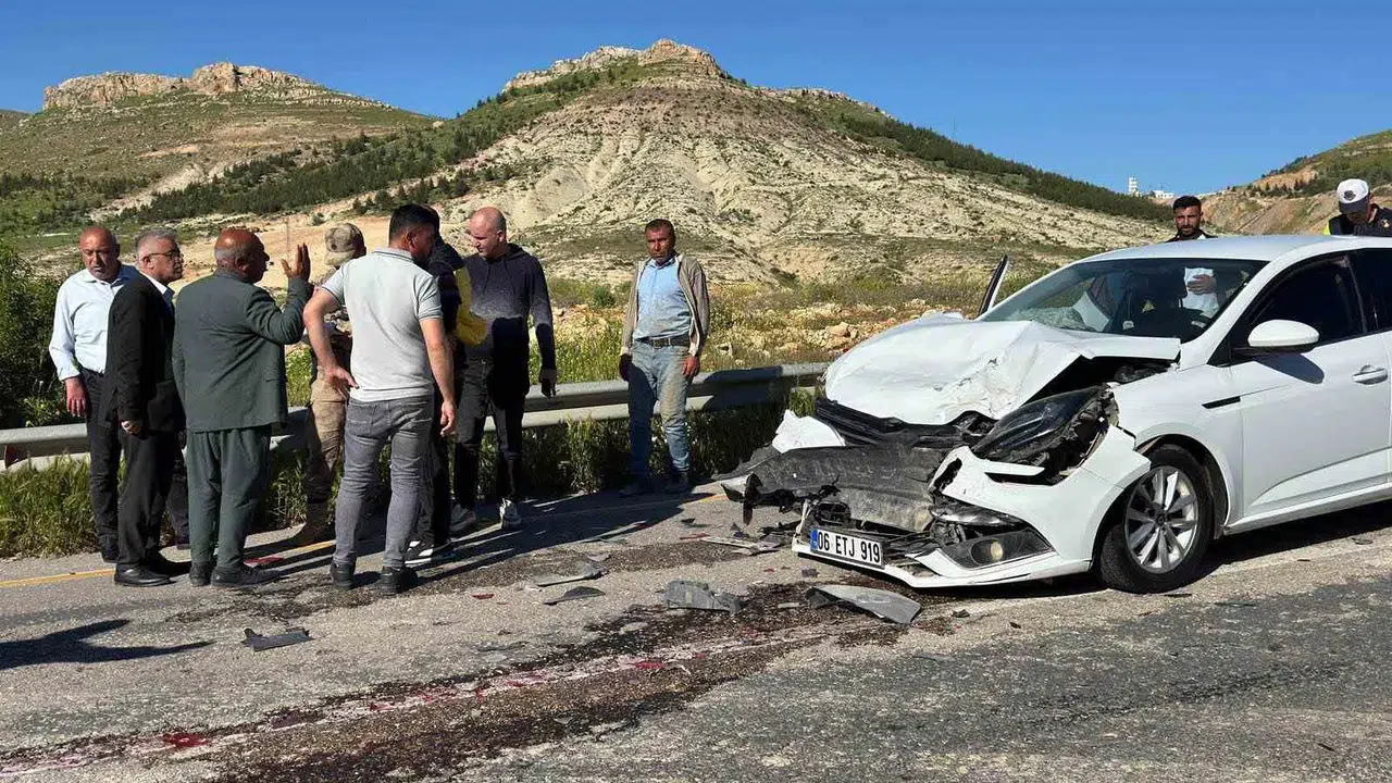 Mardin yolunda şiddetli çarpışma: Trafik kazasında bir kişi hastanelik oldu