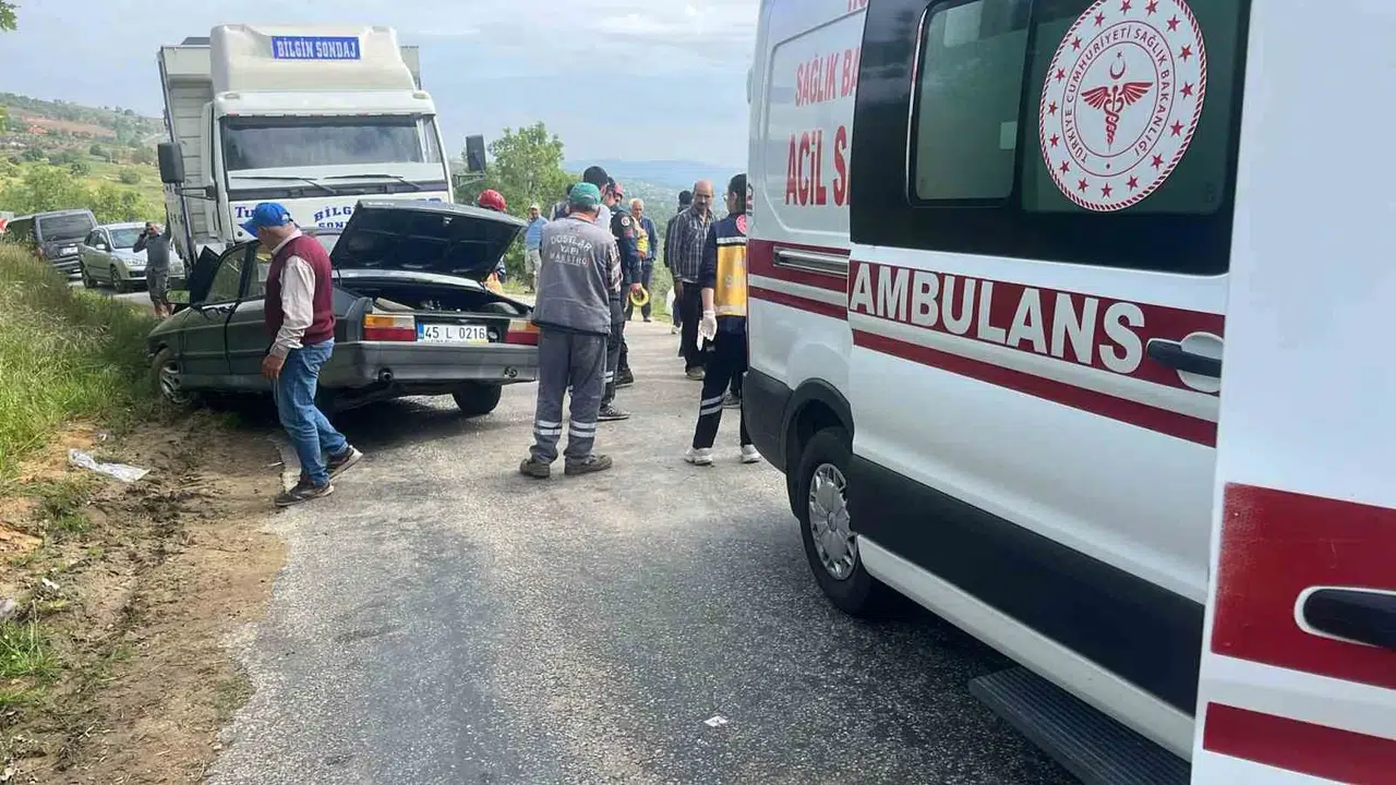 Salihli yolunda feci kaza: İki çocuk annesi hayata veda etti