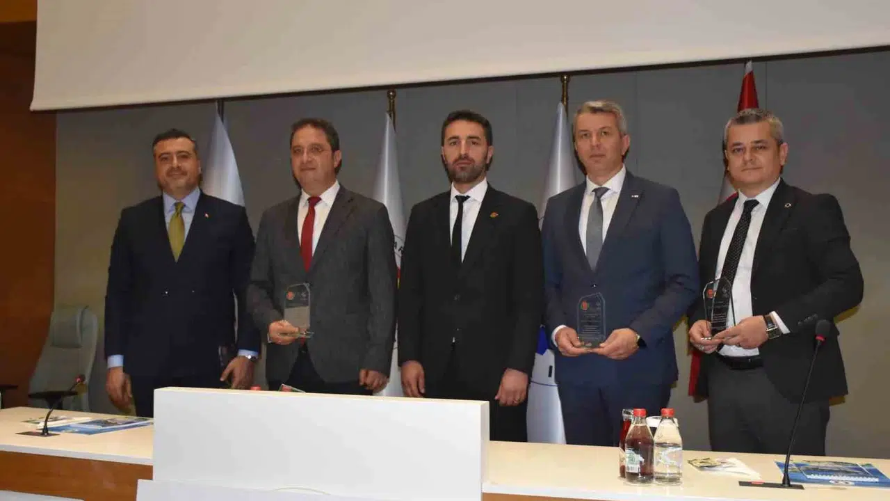Dijital çağda yerel basının geleceği:  Zehirli ok  uyarısı ve yeni nesil habercilik vizyonu