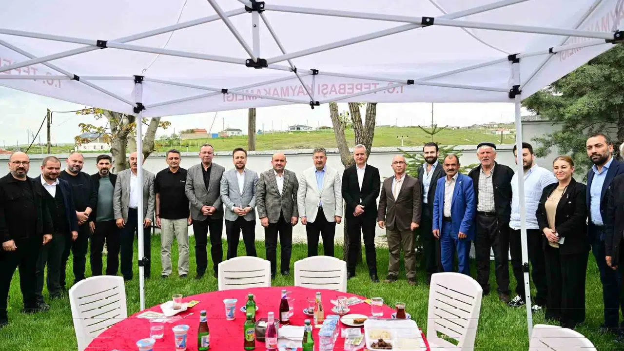 Eğriöz’de eller semaya açıldı: Vali Yılmaz hemşehrileriyle buluştu