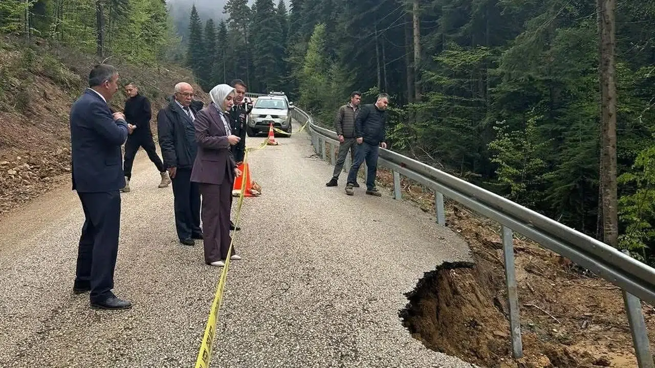 Kastamonu’da sağanak kabusu: Ana arter çöktü, ulaşım durma noktasına geldi