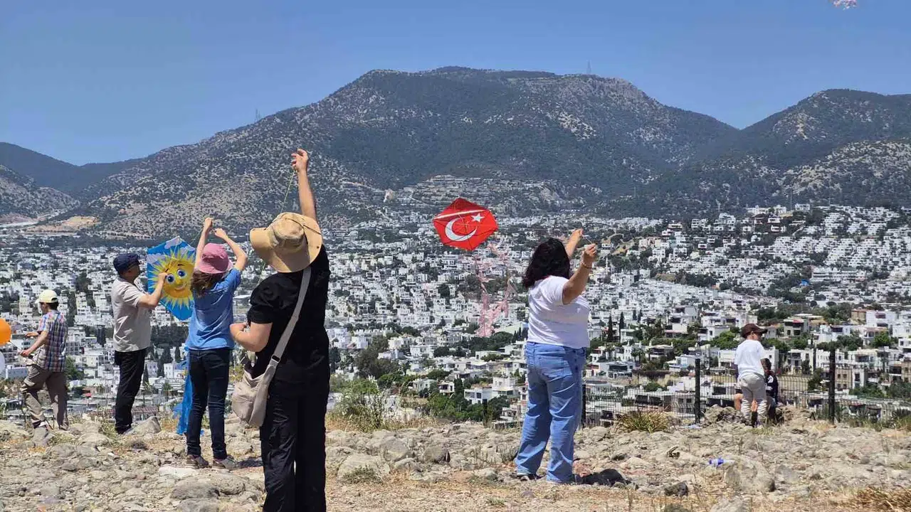Bodrum semaları rengarenk oldu: Değirmenler Tepesi’nde dev buluşma
