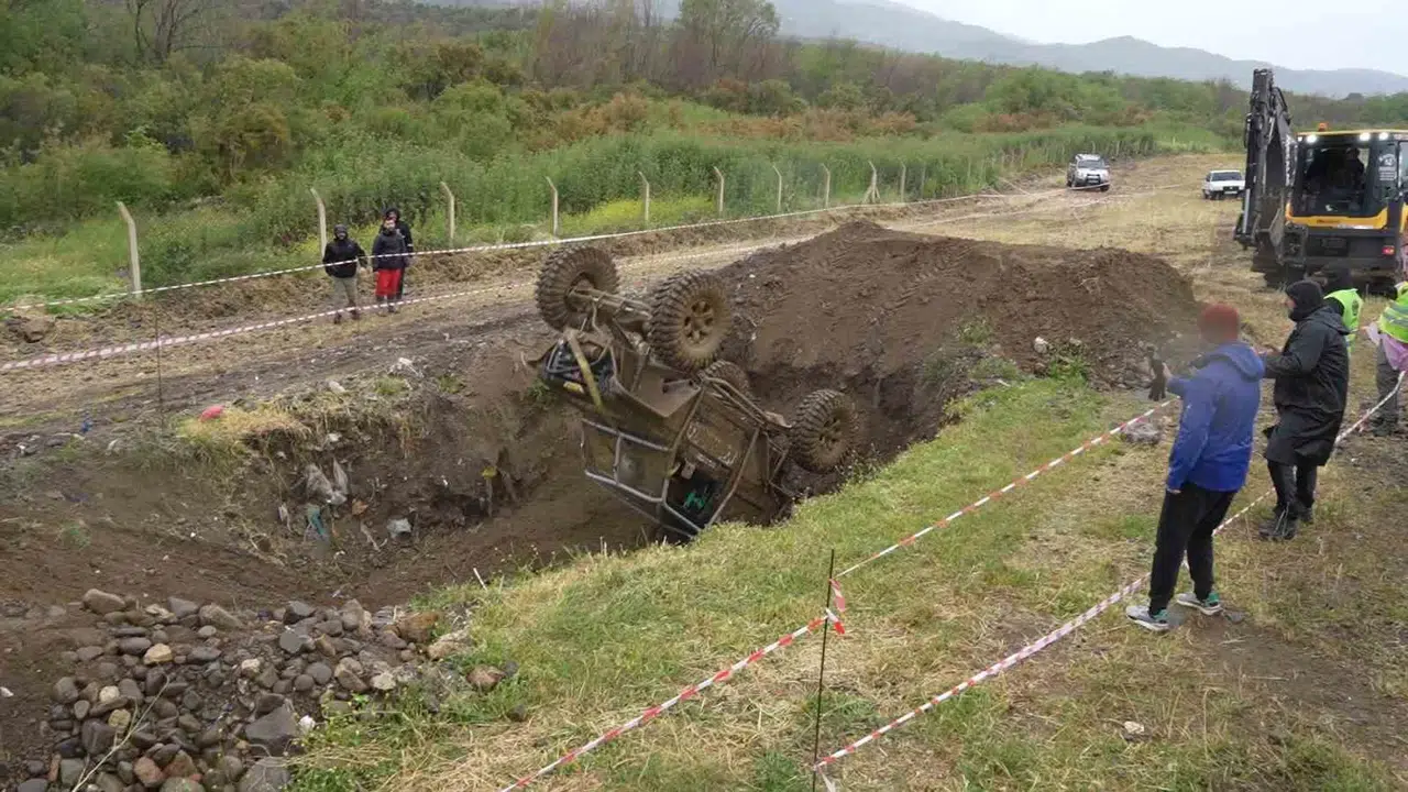 Balıkesir’de çamur ve hız tutkusu: 60 pilot zorlu parkurda sınırları zorladı